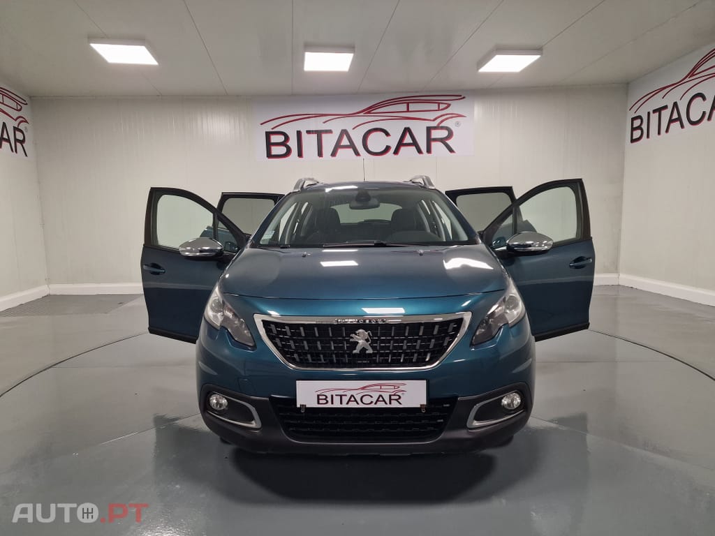 Peugeot 2008 1.2 PURETECH STYLE