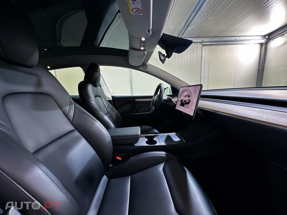 Tesla Model Y Standard