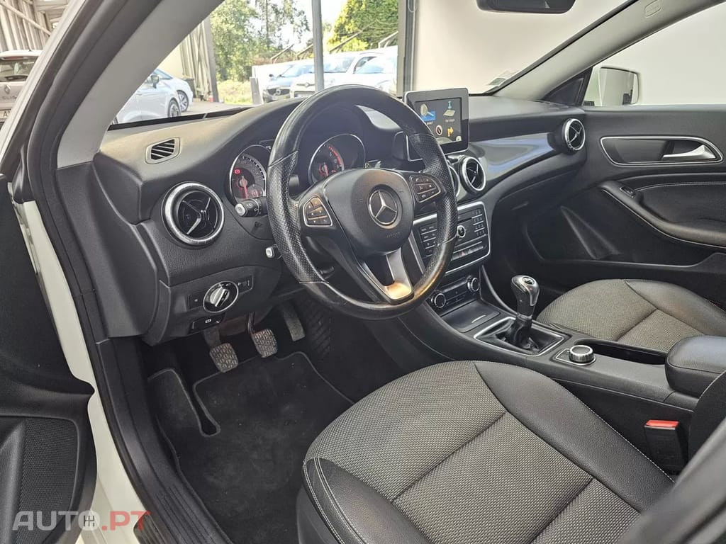 Mercedes-Benz CLA 180 d Urban