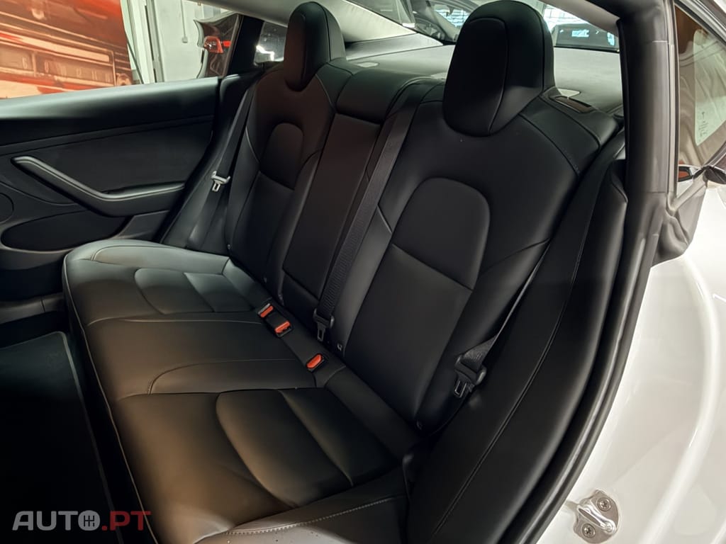 Tesla Model 3 Tração Traseira