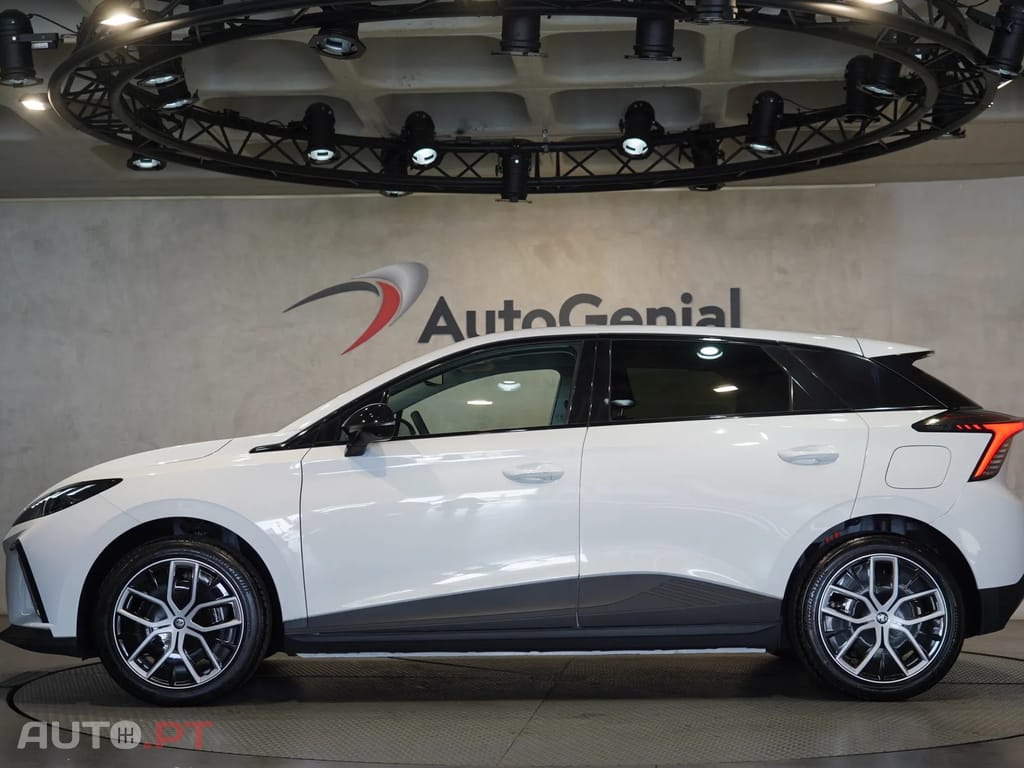 MG MG4 64 kWh Luxury