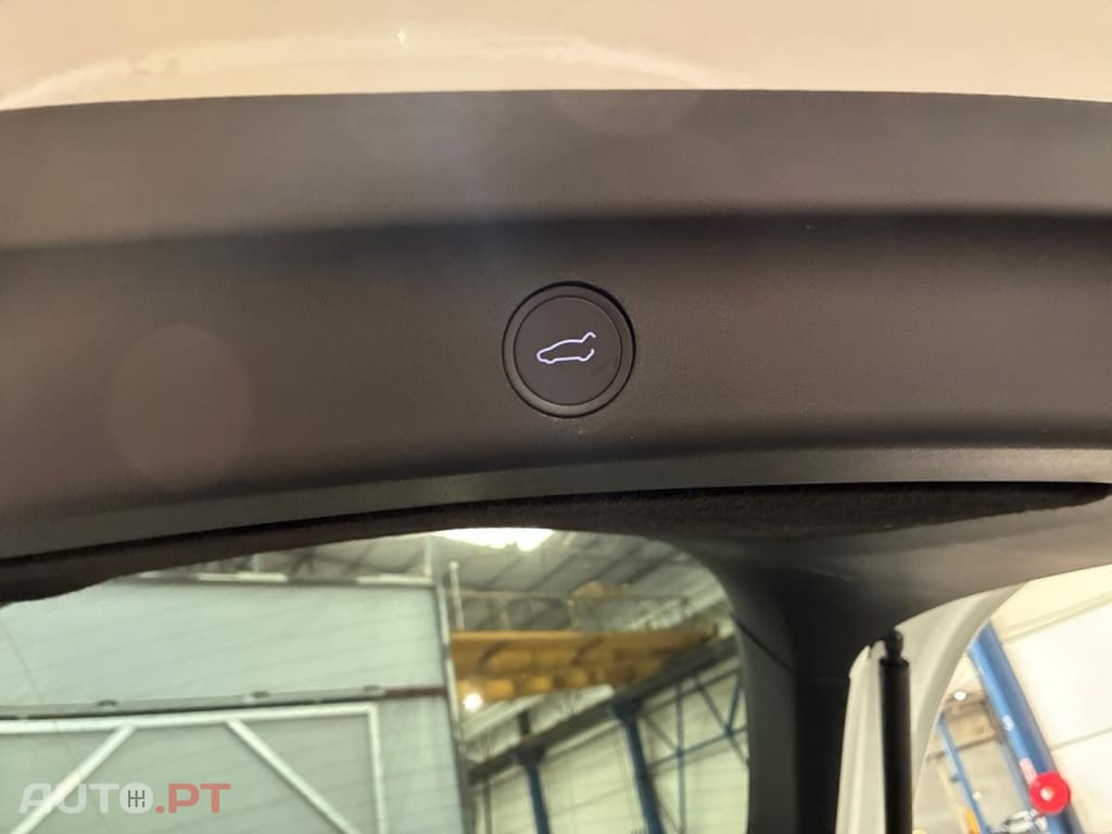 Tesla Model Y Standard RWD