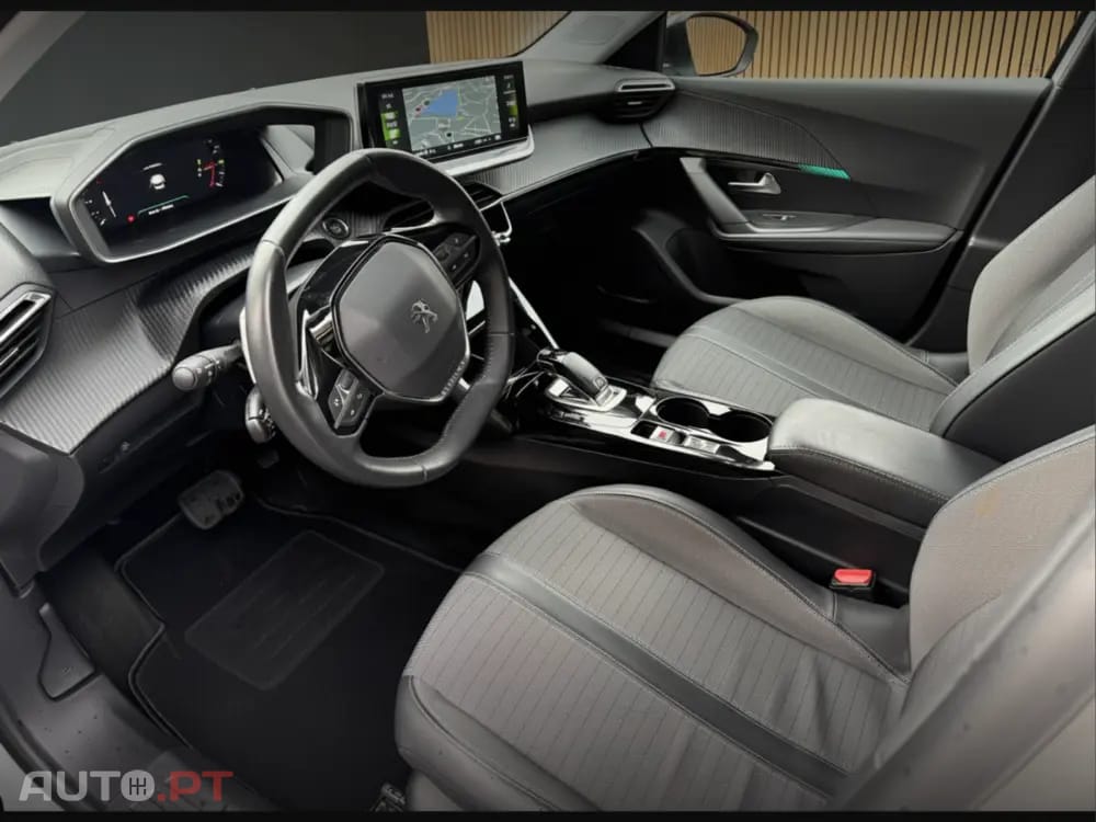 Peugeot 2008 1.2 PureTech Allure Pack