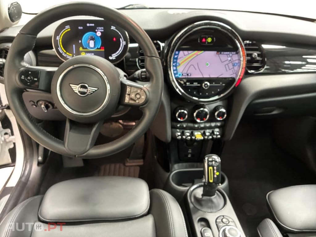 MINI Electric Cooper SE Premium Plus Edition