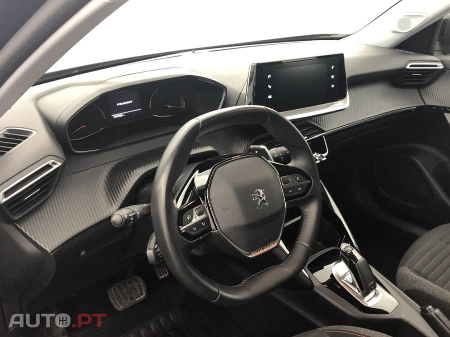 Peugeot 2008 1.2 PureTech Active Pack EAT8