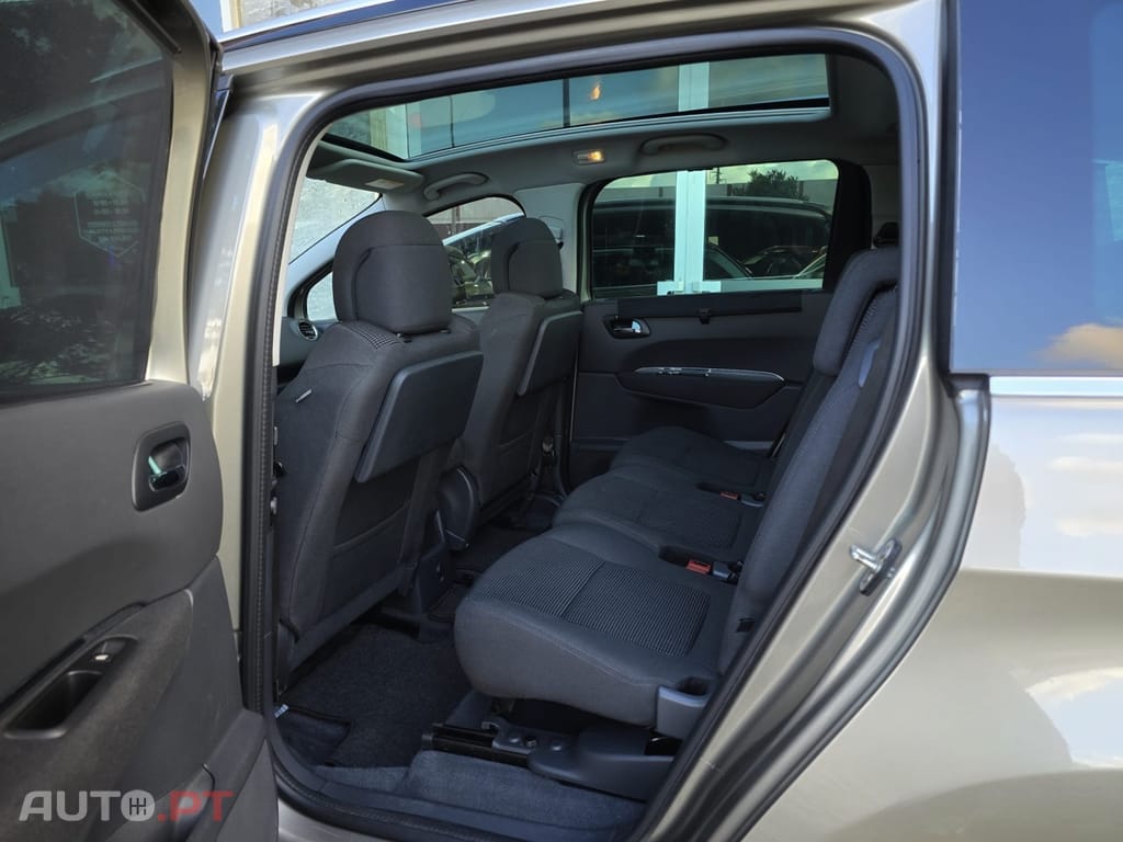Peugeot 5008 1.6 BlueHDi Allure J17