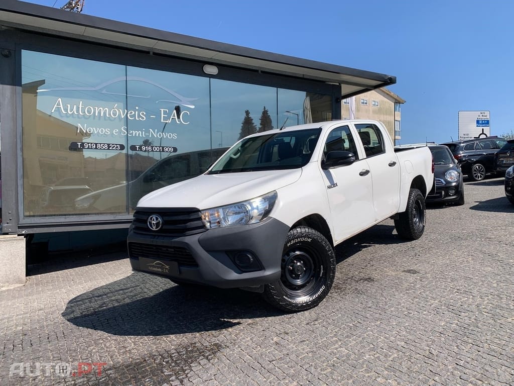 Toyota Hilux 2.4 D-4D 2WD CD