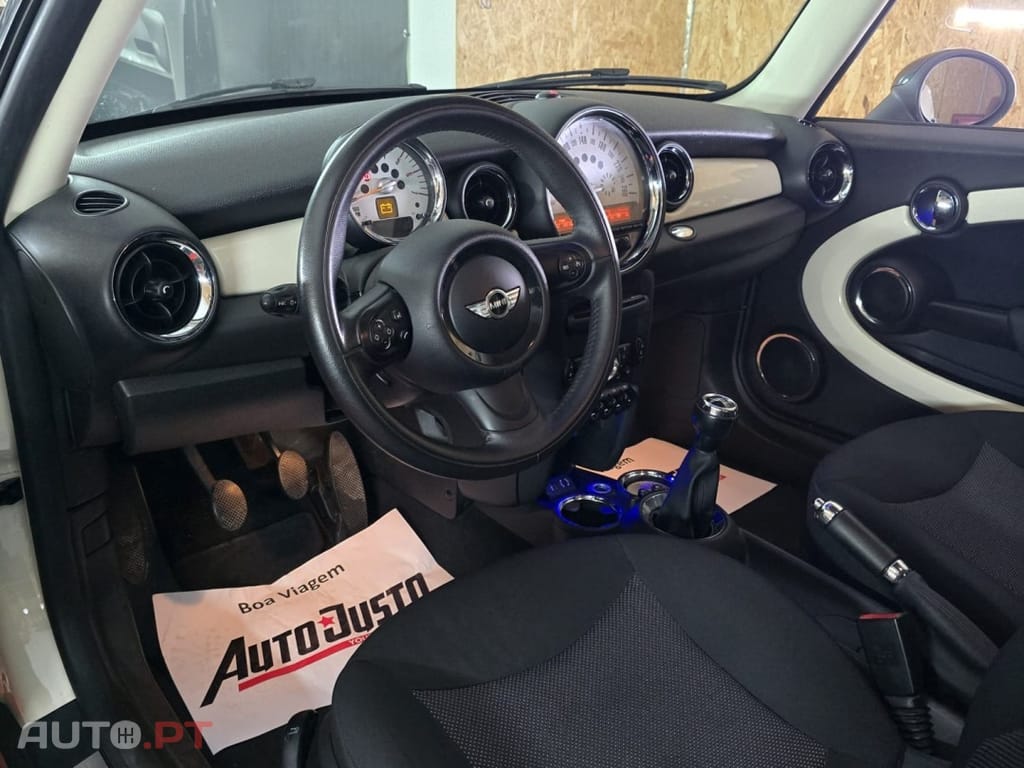 MINI Cooper Cooper D