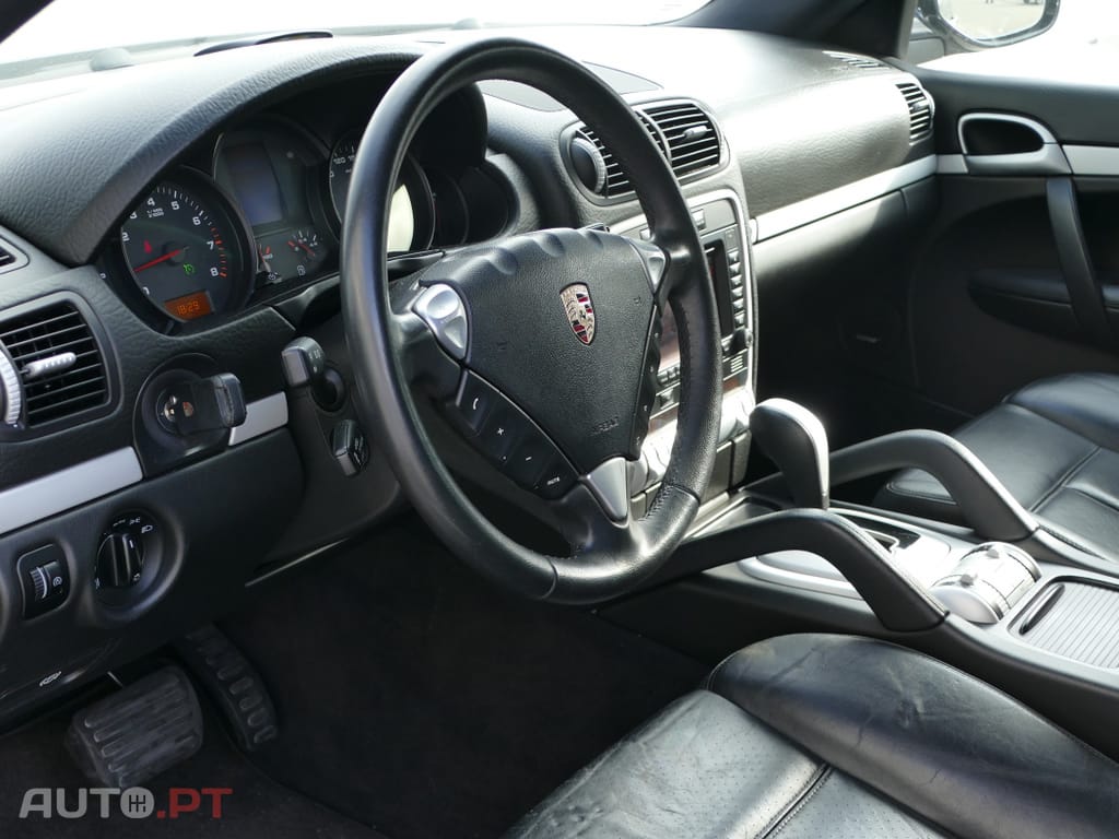 Porsche Cayenne Tiptronic