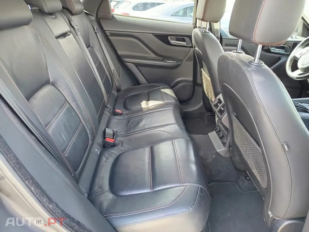 Jaguar F-Pace 2.0 i4D Prestige AWD