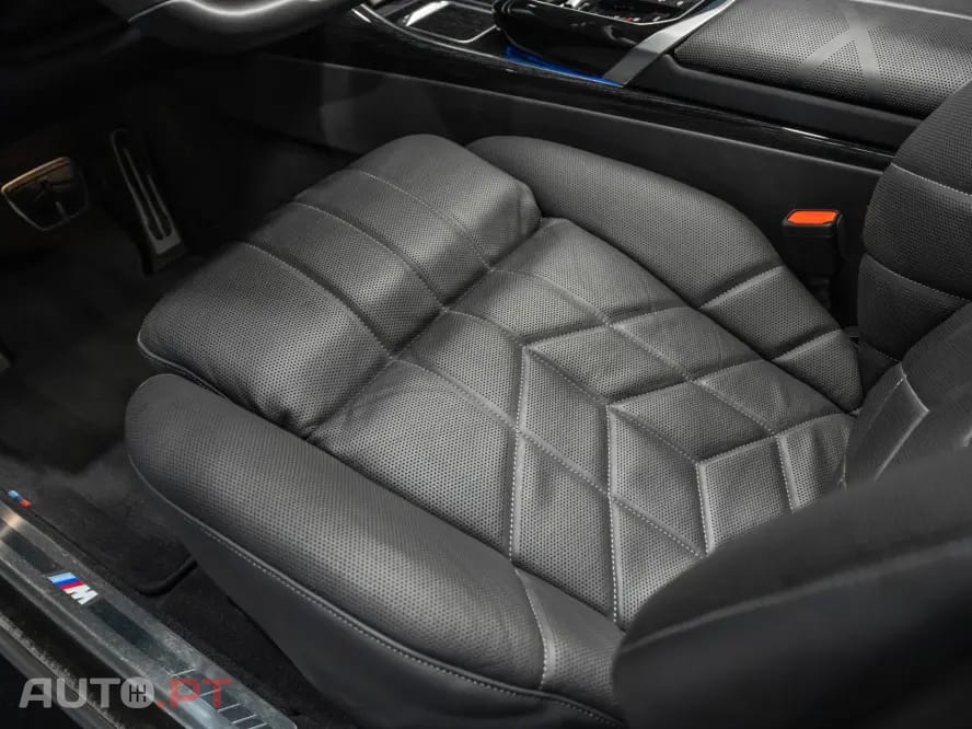BMW 750 750e xDrive Pack Desportivo M