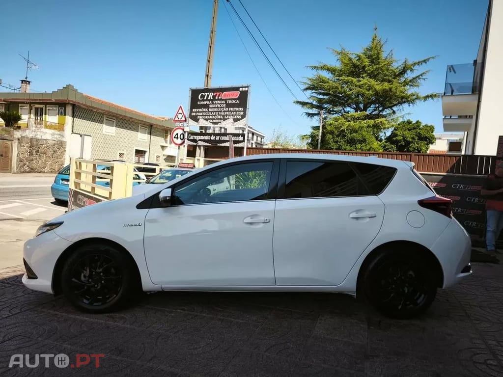 Toyota Auris 1.8 HSD Comfort+J17