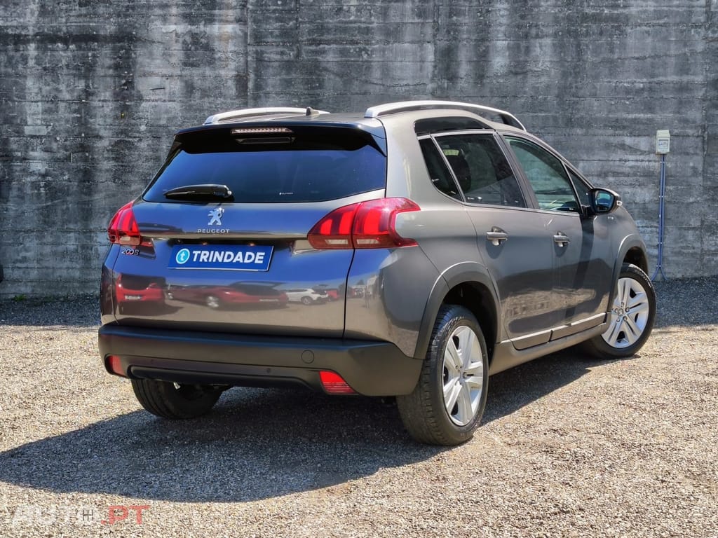 Peugeot 2008 1.2 PureTech Signature — fotografia 18