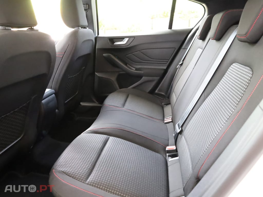 Ford Focus 1.0 EcoBoost MHEV ST-Line Aut.