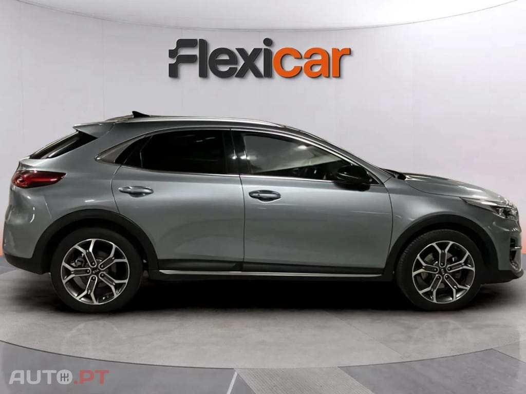 Kia Xceed 1.4 T-GDI Tech + SRF 7DCT