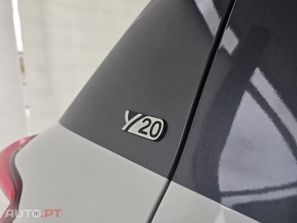 Toyota Yaris 1.5 HSD 20 Anos