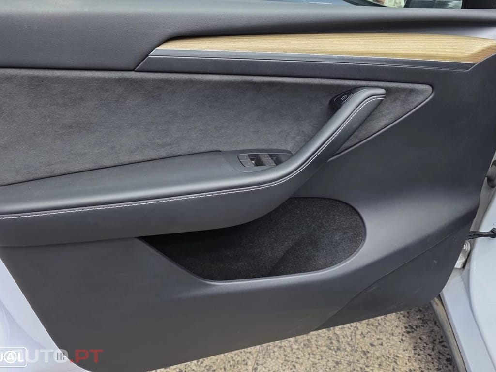 Tesla Model Y Standard