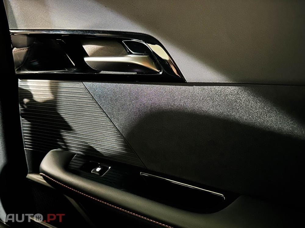 MG MG4 64 kWh XPower Luxury