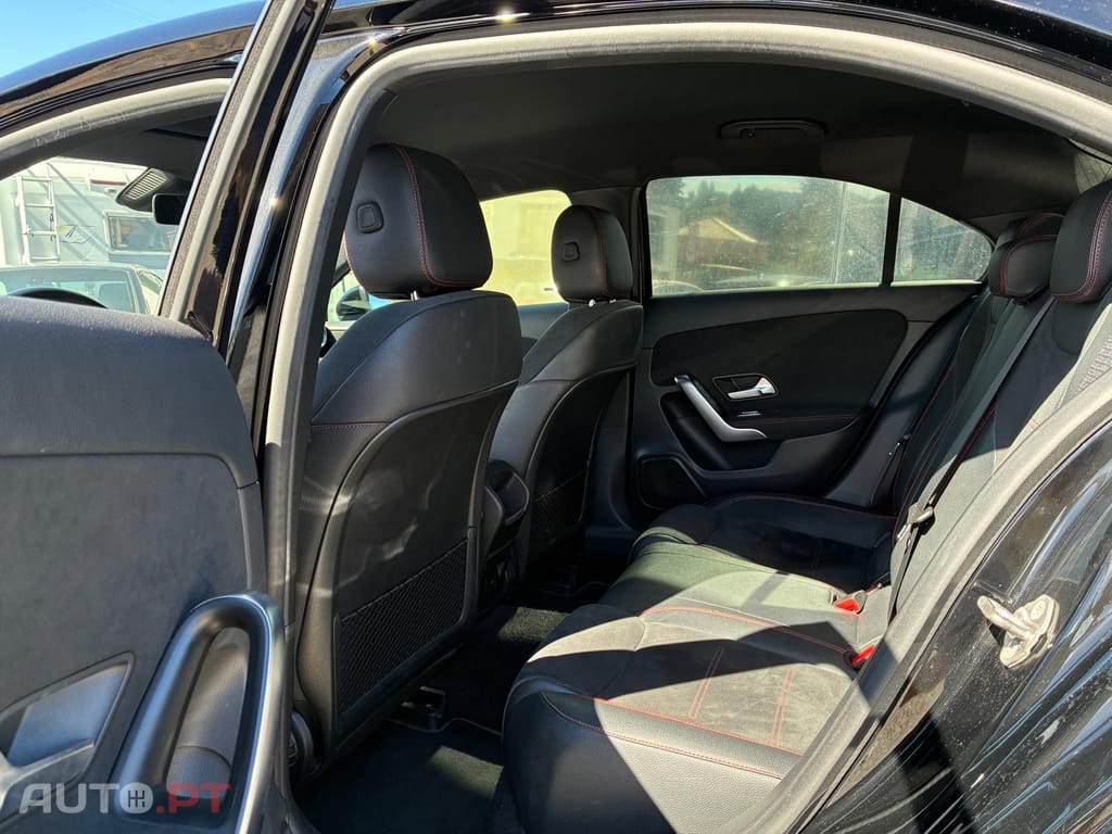 Mercedes-Benz A 250 e AMG Line