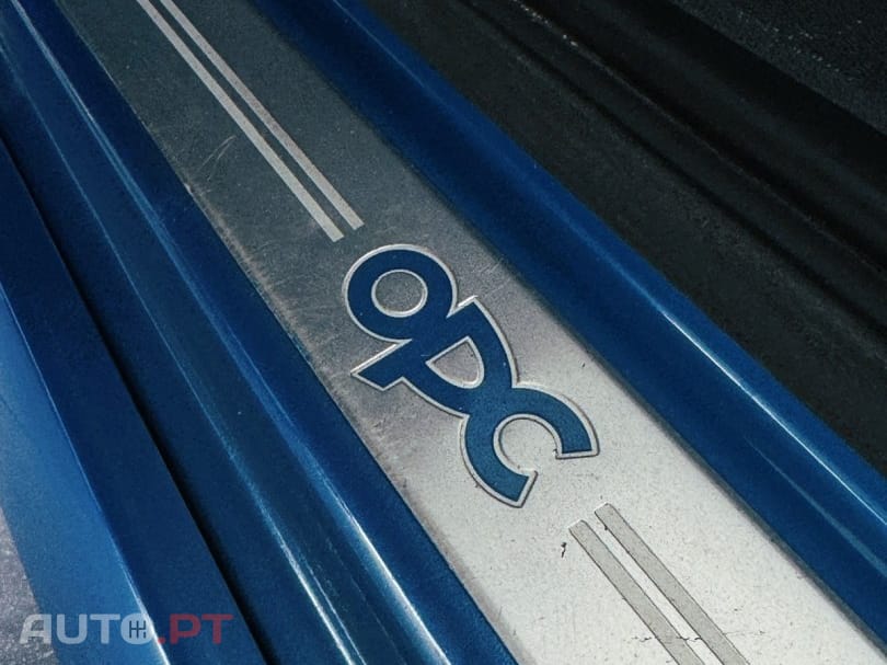 Opel Corsa 1.6 Turbo OPC