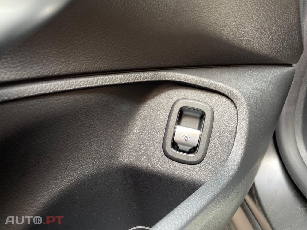 Mercedes-Benz CLE 200 COUPE AMG 