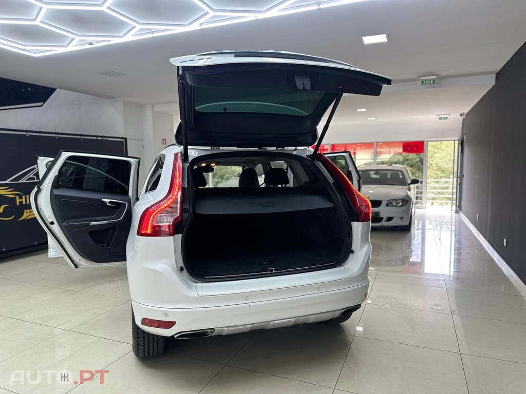 Volvo XC60 2.0 D4 R-Design Momentum