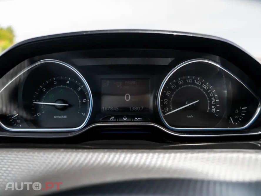 Peugeot 2008 1.2 VTi Allure