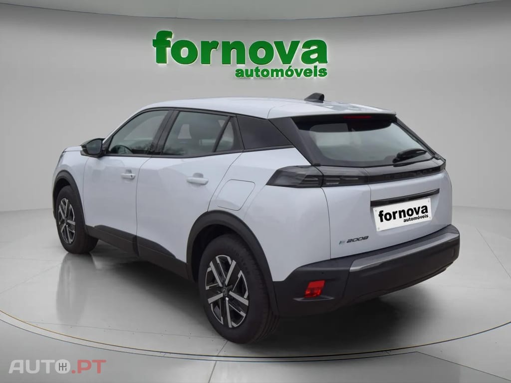 Peugeot E-2008 54 kWh Active EAT8