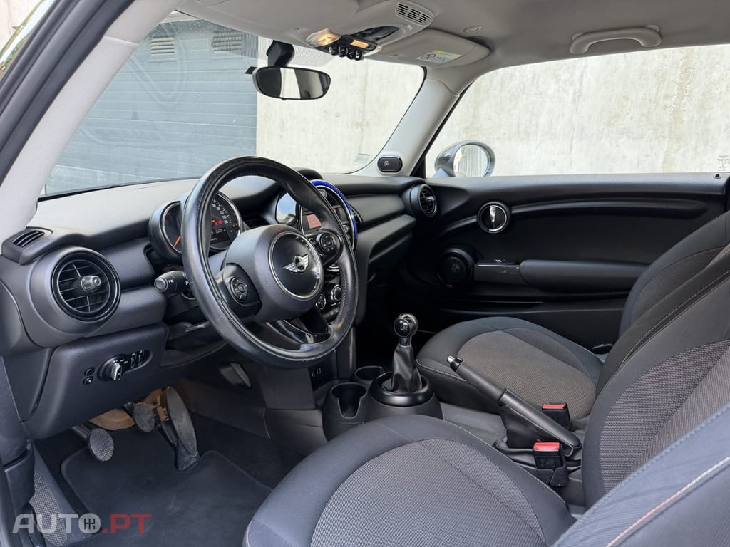 MINI Cooper One D Blackyard