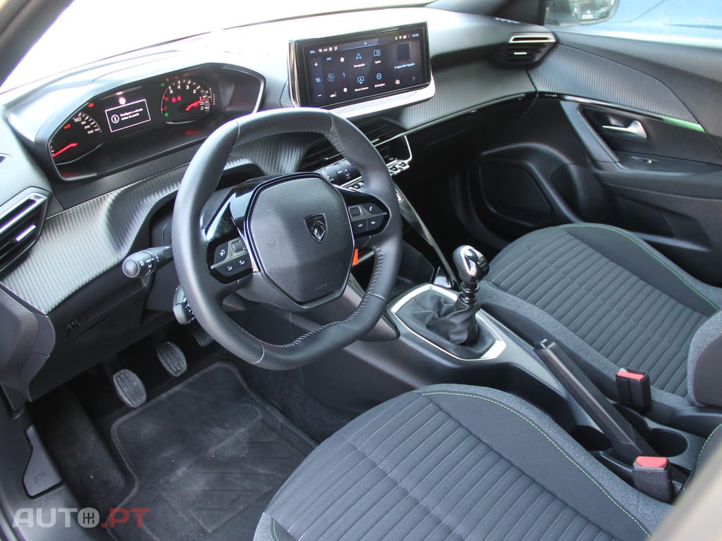 Peugeot 2008 1.2 PureTech Active — fotografia 6