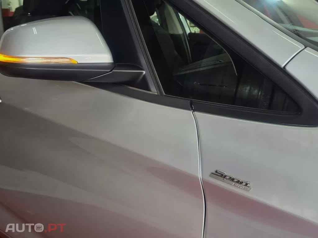 BMW 216 d Line Sport — fotografia 4