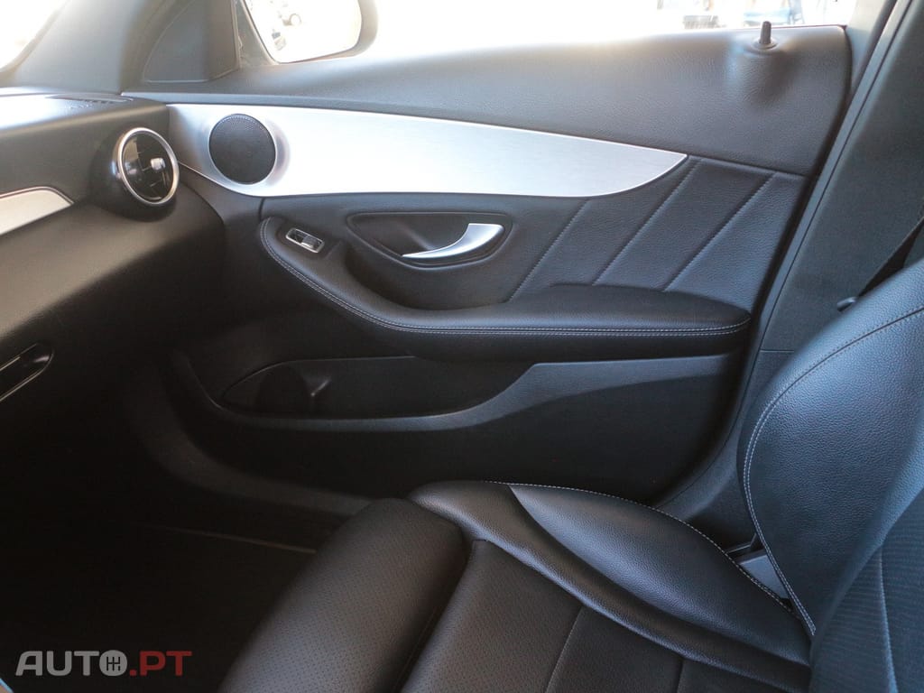 Mercedes-Benz C 300 de AMG Line
