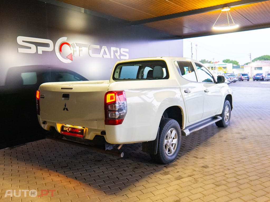 Mitsubishi L200 2.3 DI-D CD Invite 4WD