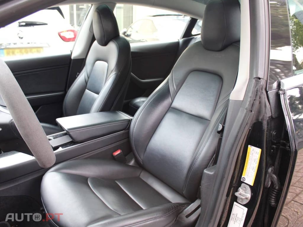 Tesla Model 3 Long-Range AWD