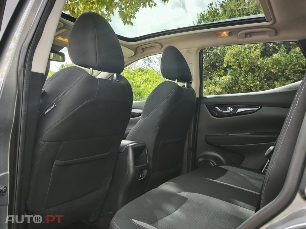 Nissan Qashqai 1.3 DIG-T N-Connecta J18 Led