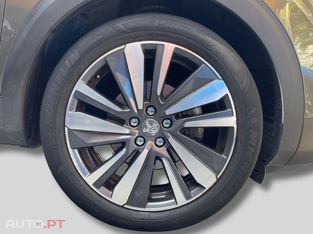 Peugeot 3008 1.2 ALLURE