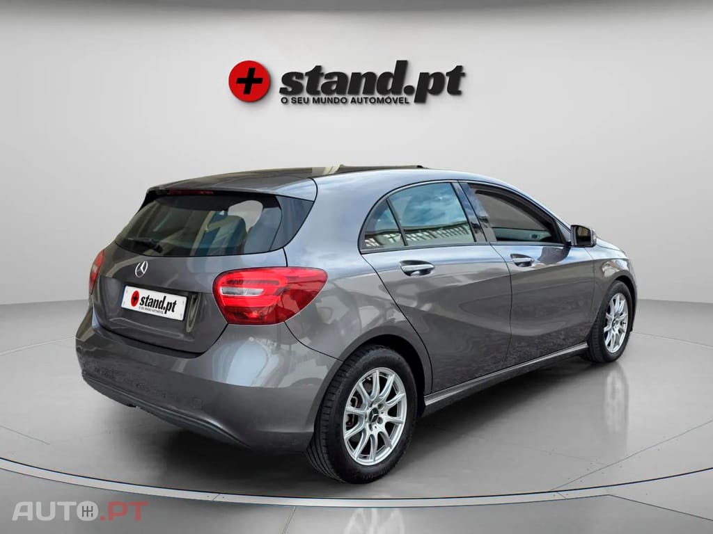 Mercedes-Benz A 180 CDI ( BlueEFFICIENCY ) Urban