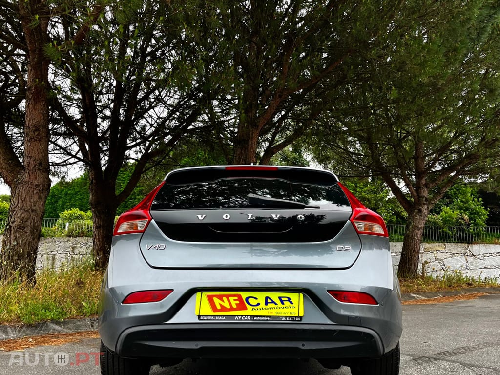 Volvo V40 D2