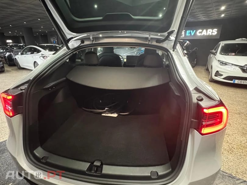 Tesla Model Y Long Range Dual Motor AWD