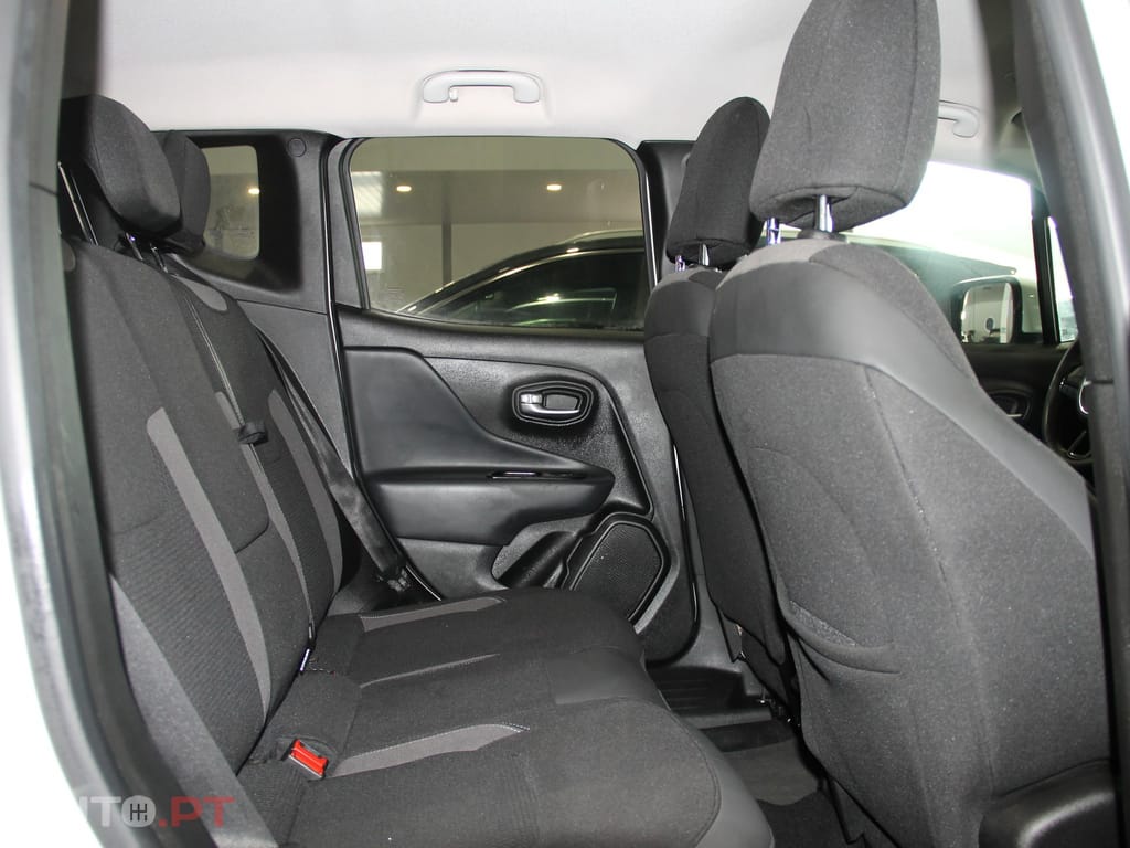 Jeep Renegade 1.6 MJD Night Eagle
