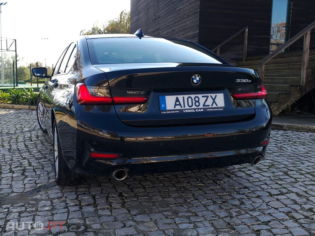 BMW 330 330 e AUTO