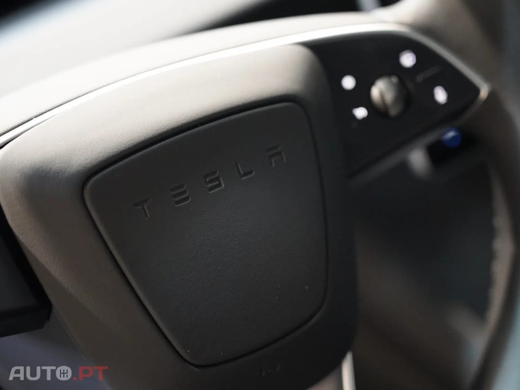 Tesla Model 3 Tração Traseira