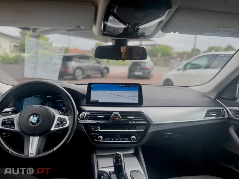 BMW 530 e Pack Desportivo M