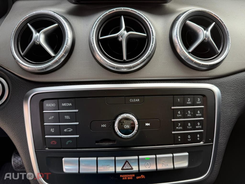 Mercedes-Benz CLA 180 d Shooting Brake Urban Aut. — fotografia 24