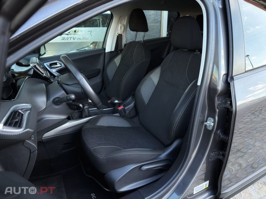 Peugeot 2008 1.2 PureTech Style