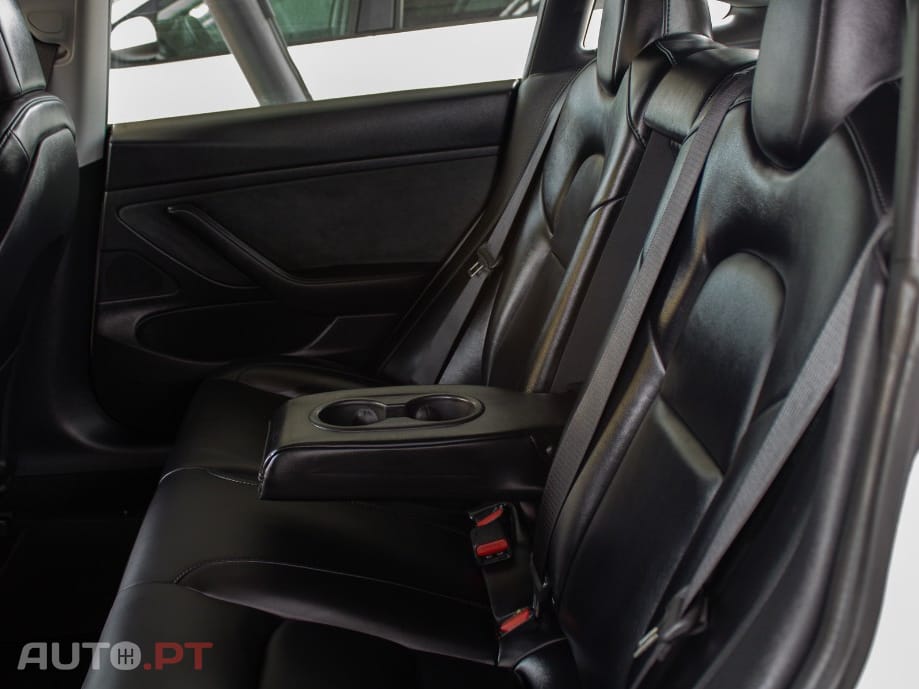 Tesla Model 3 Standard Range Plus RWD