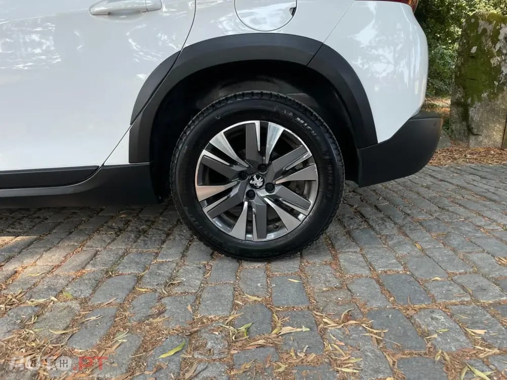 Peugeot 2008 1.2 PureTech Allure