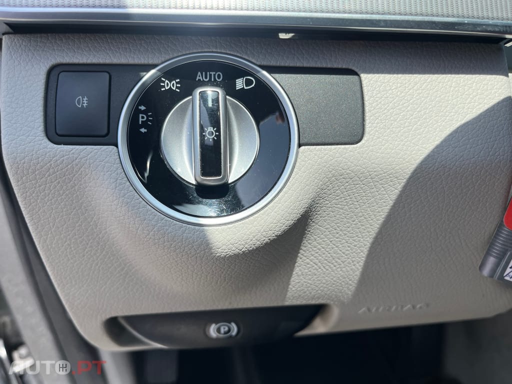 Mercedes-Benz E 300 BlueTEC Hybrid Avantgarde