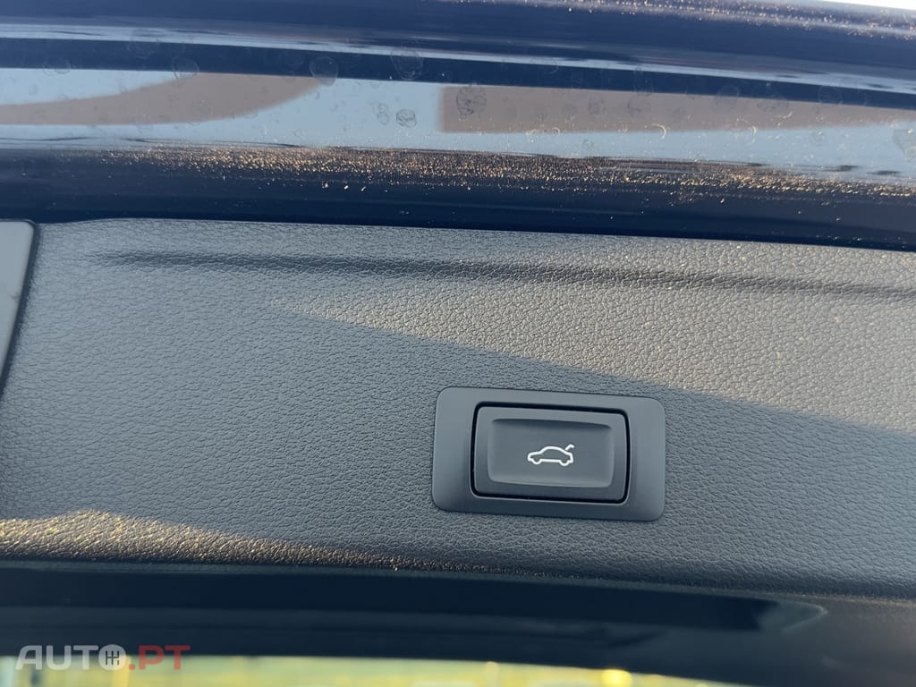 Audi A4 Avant 2.0 TDi S-Line Matrix