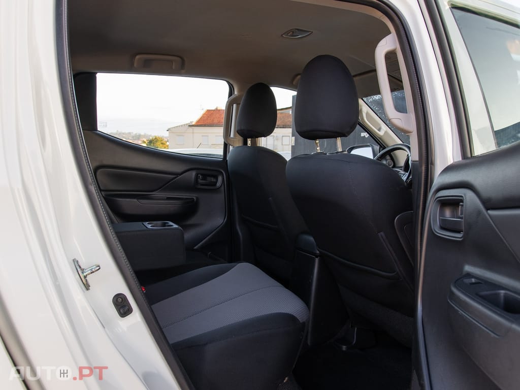 Mitsubishi L200 2.3 DI-D CD Invite 4WD